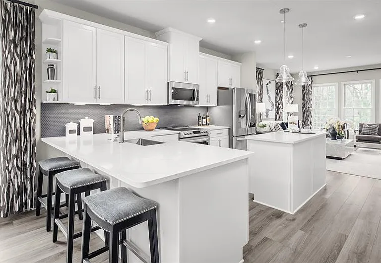 1341 Aspen St NW — Photo 2