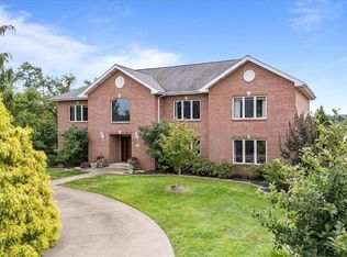 114 Julianna Dr, Coraopolis, PA 15108