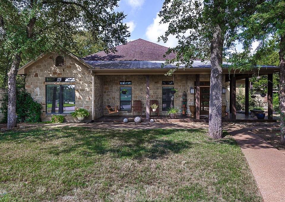 1st image of 1114 Honeysuckle Ln