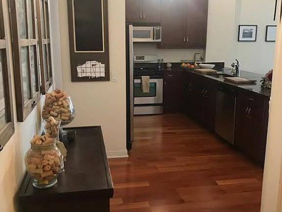 2nd image of 873 N Larrabee St APT 302