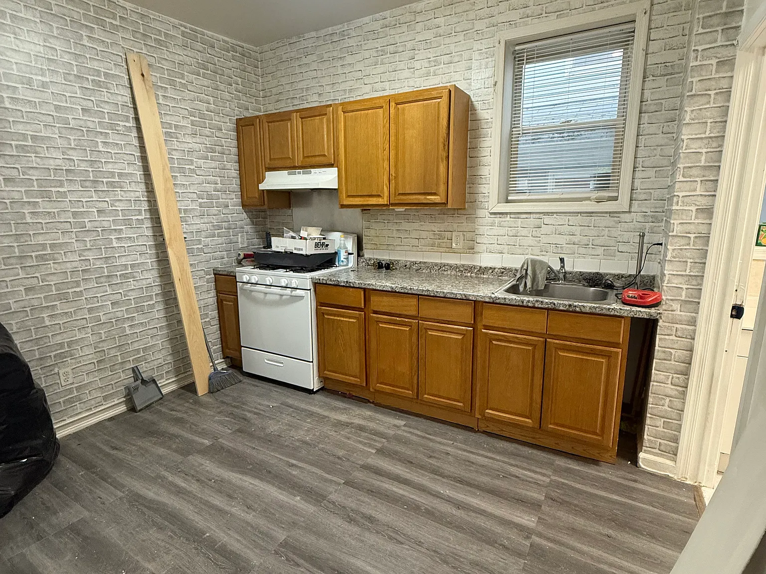 2 bed, 500 sqft, $1,950 — Photo 2