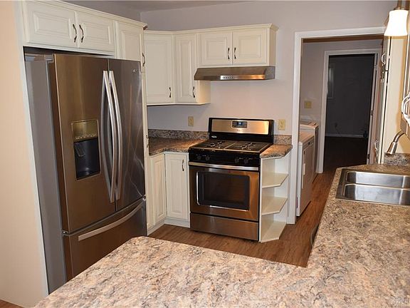 4th image of 339 Lutz Dr