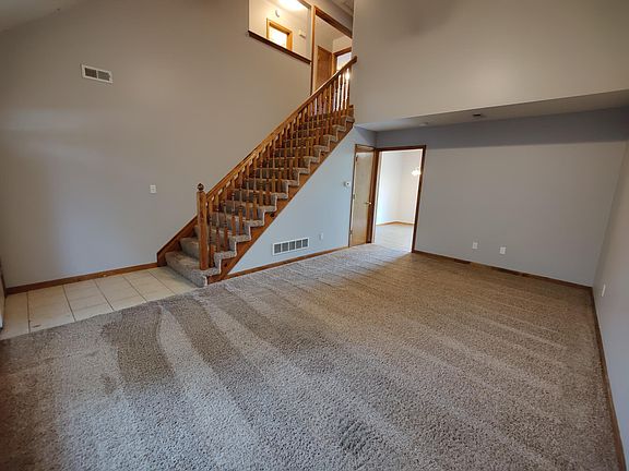 3rd image of 1041 Dean Dr