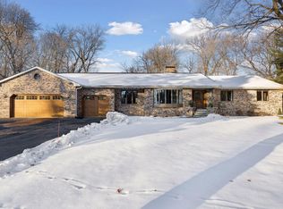 2320 Timber Trl E, Maplewood, MN 55119