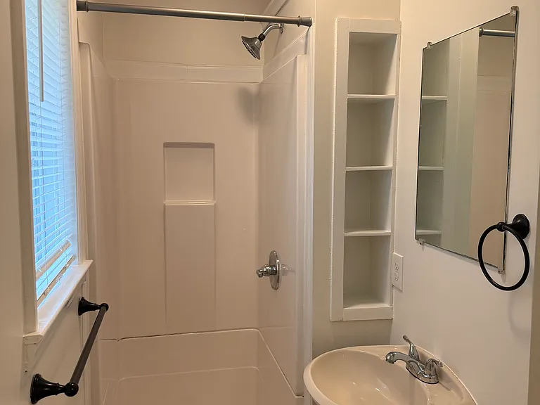 106 Lindsey Ct NE — Photo 12