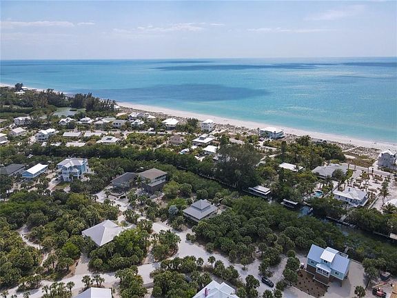 5th image of 37 Palm Dr