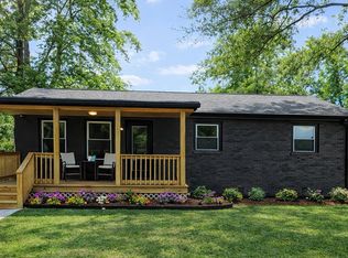 202 E Huggins St, Manning, SC 29102