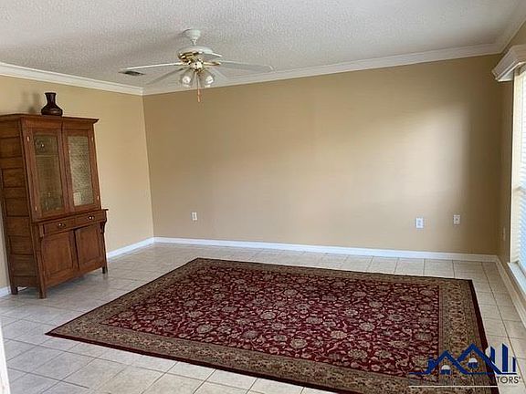2nd image of 202 Greenbriar Dr
