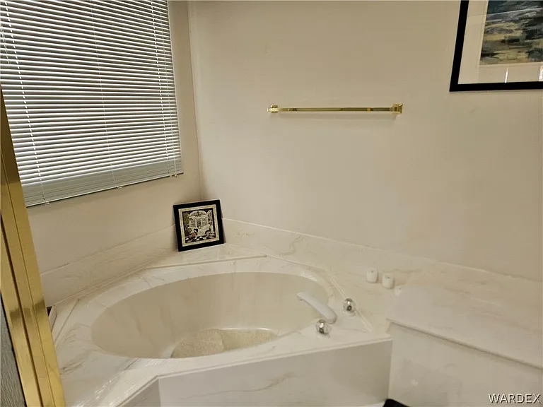2068 E Lago Grande Bay — Photo 12