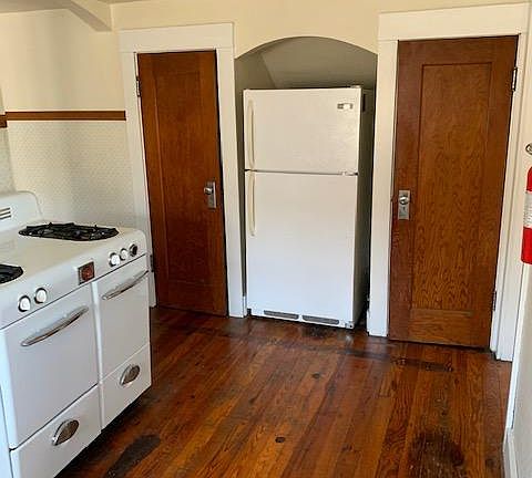 4th image of 474 Colvin Ave #3