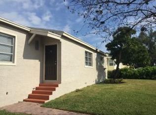 945 42nd St E, West Palm Beach, FL 33407