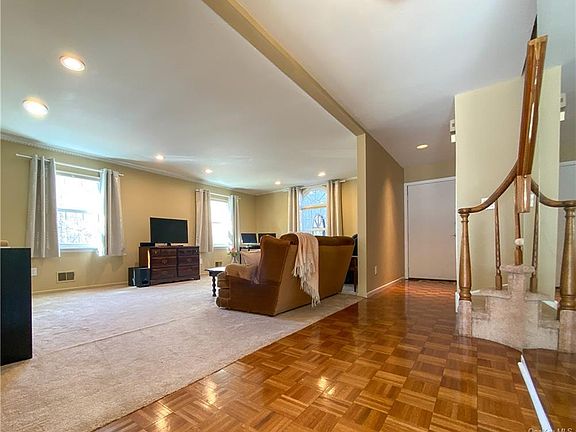 3rd image of 91 Somerset Dr