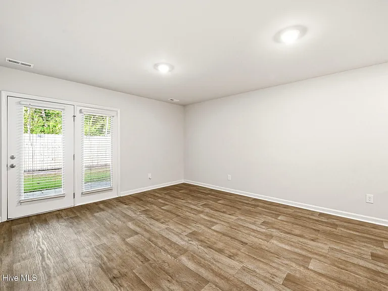1636 Bellamy Place Dr — Photo 5