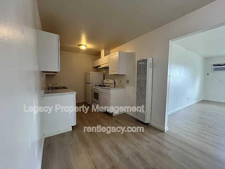 4552 Ashcroft Ave #36D — Photo 6