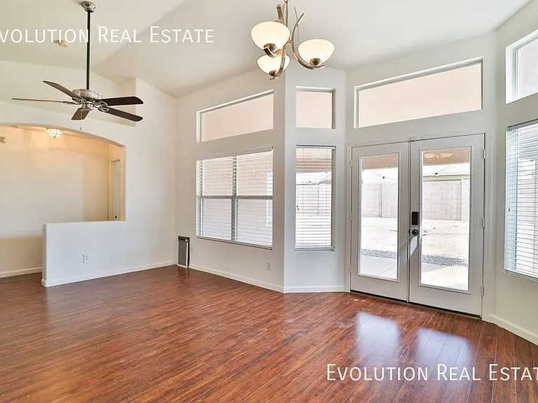 3226 E Sequoia Dr — Photo 7
