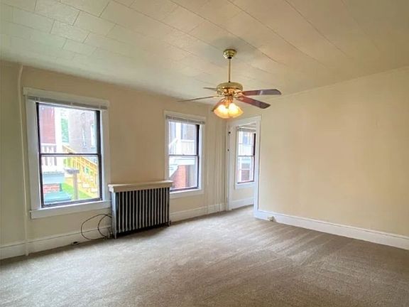 3rd image of 216-218 W Lamb St #216