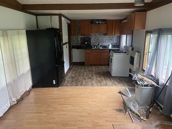 4th image of 377 S Zuefle Dr