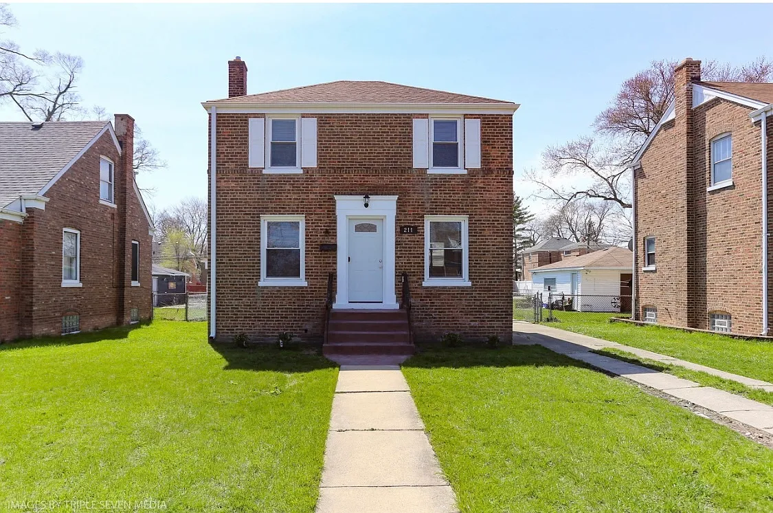 211 E 140th Pl photo 1