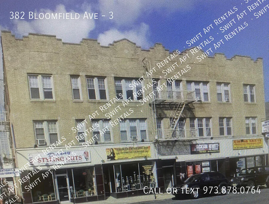 Bloomfield Studio $1545 — Photo 1