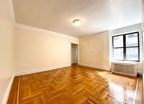 4th image of 3824 Waldo Ave #4B