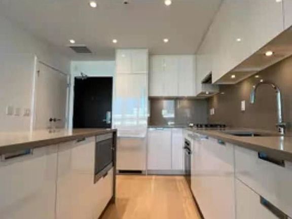 4th image of 6328 Cambie St #505