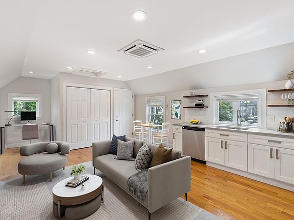 5th image of 25 Beachland Ave #2