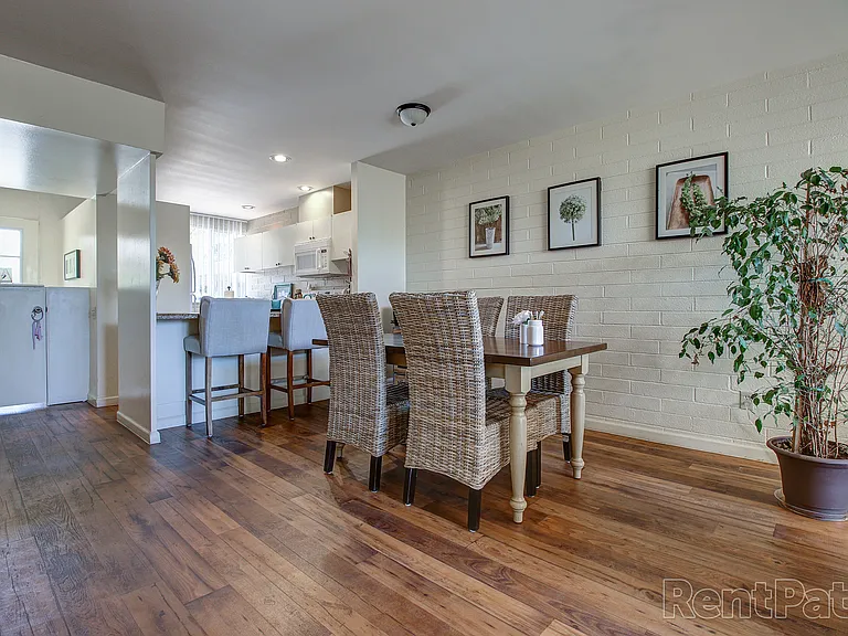 Greenwood Apartments — Photo 56