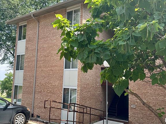 2nd image of 5811 Oakwood Dr APT F
