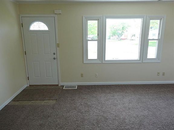 2nd image of 1252 N Circle Dr
