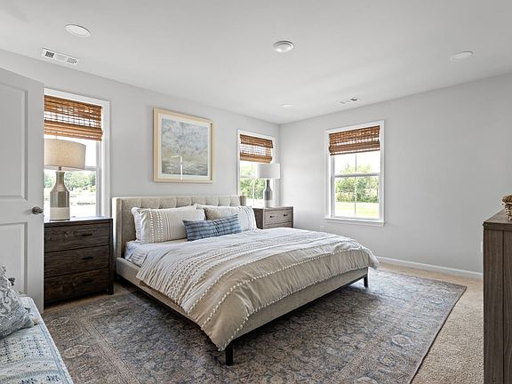 4th image of 459 Buckwood Ave