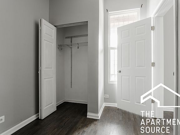5th image of 1876 N Hoyne Ave APT 2R