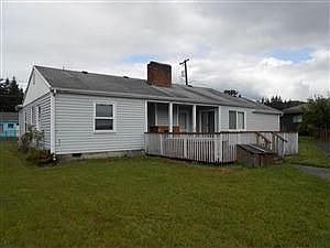 4th image of 2614 Seward Ave