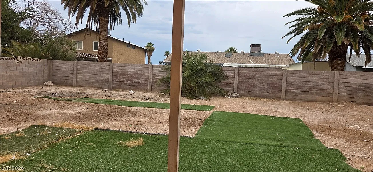 4 bed, 2.5 bath, 1562 sqft, $1,800 — Photo 1