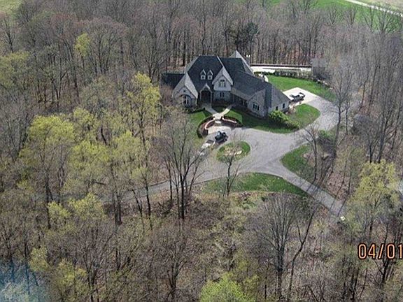 3rd image of 450 Deer Creek Ln