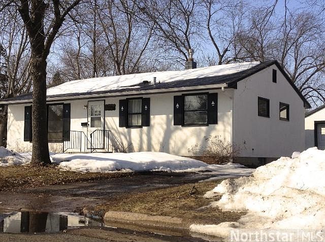 1st image of 1322 Oak St W