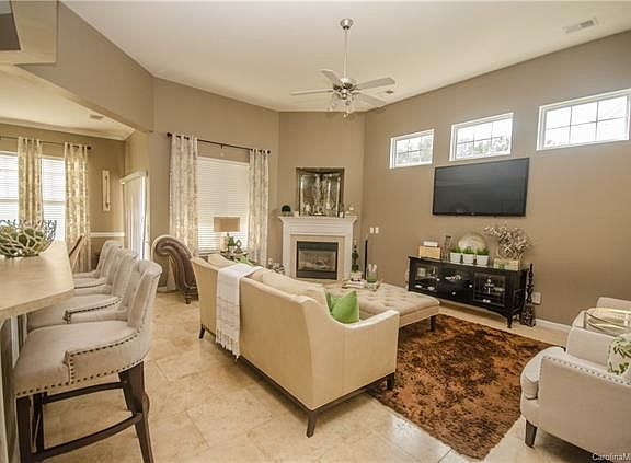 3rd image of 4561 Scarlet Oak Dr