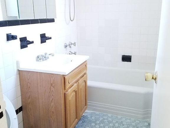4th image of 4816 30th Ave APT 4J