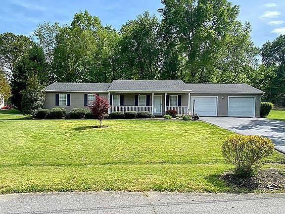 2nd image of 114 Matthew Cir