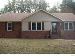 1909 Crestdale Dr, Charlotte, NC 28216