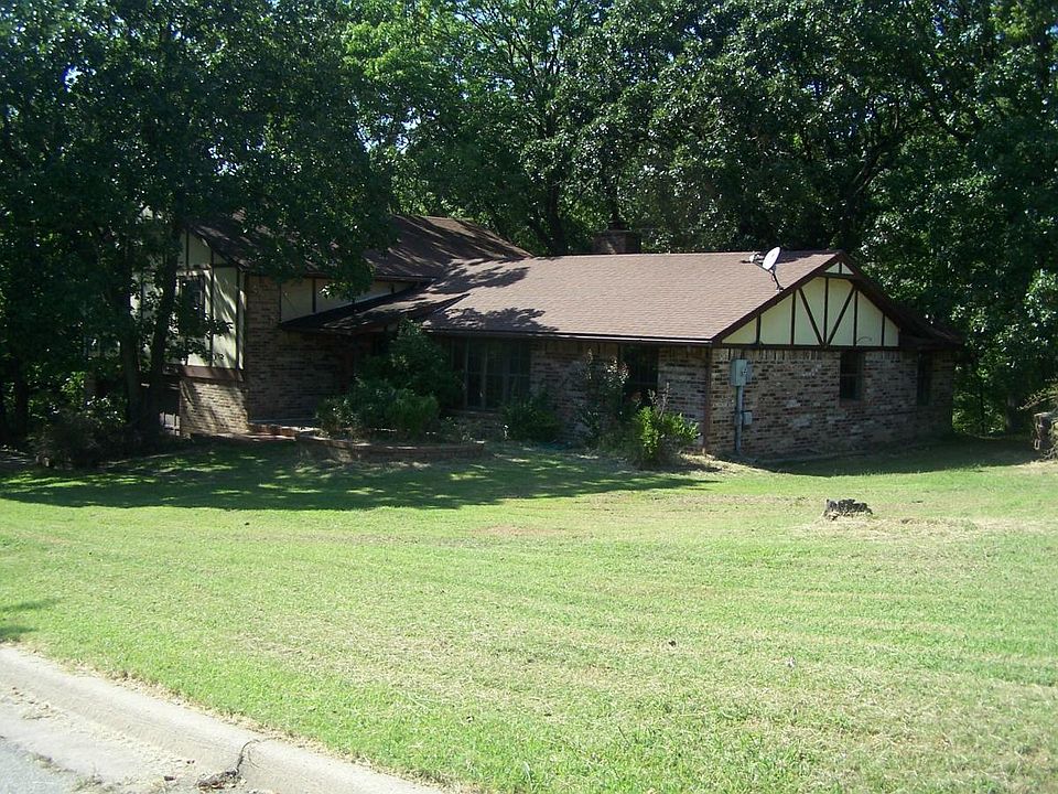 1st image of 3700 Ravenwood Dr