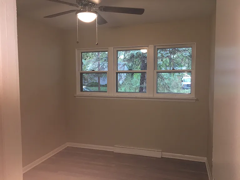 4237 E 11th Ave — Photo 9