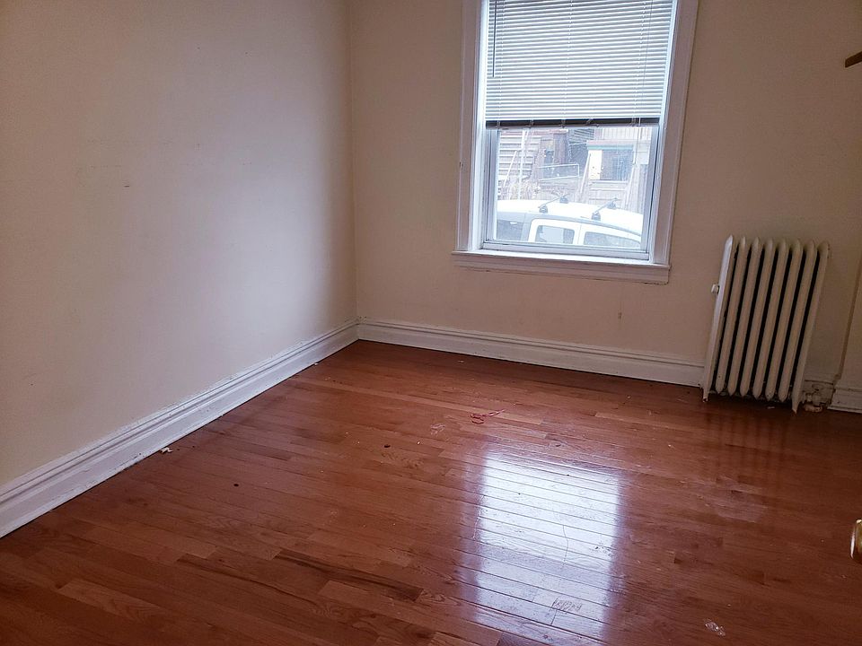 2nd image of 34 Clifton Pl #44D