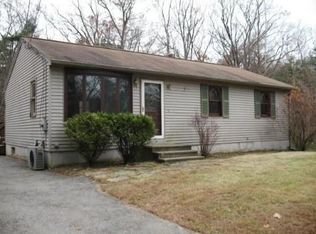 20 Beach Rd, Charlton, MA 01507