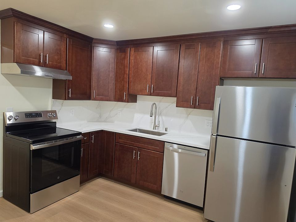 1st image of 1024 Valencia Ave