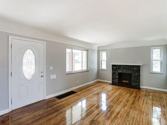 5th image of 7003 Clovernoll Dr