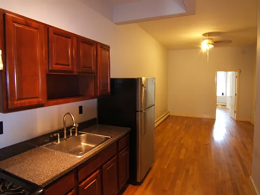 Rented by Joel Weisz, LREB | media 46