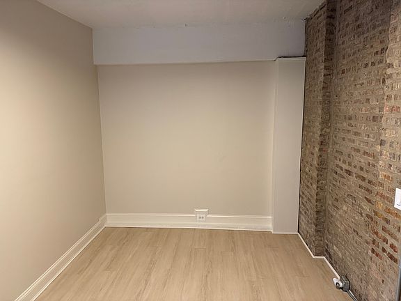 5th image of 322 W Evergreen Ave #C