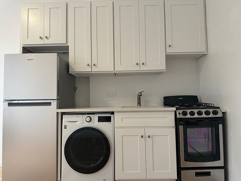 2nd image of 191 Henry St APT 10