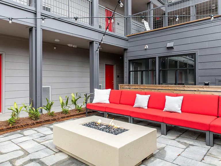 Axel Row Apartments — Photo 14