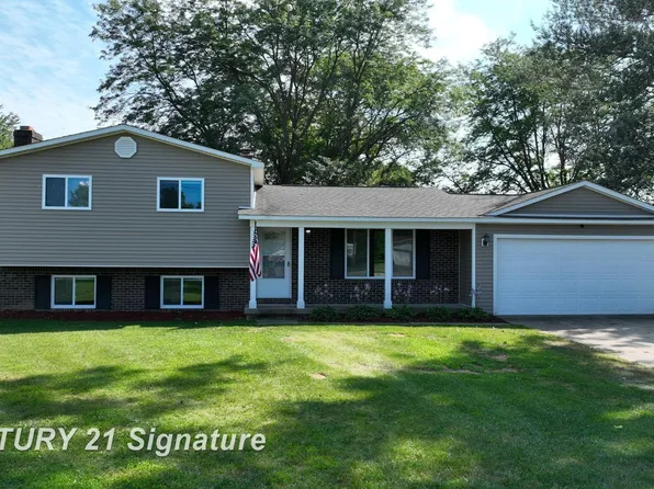 4206 Woodland Ct, Flushing, MI 48433